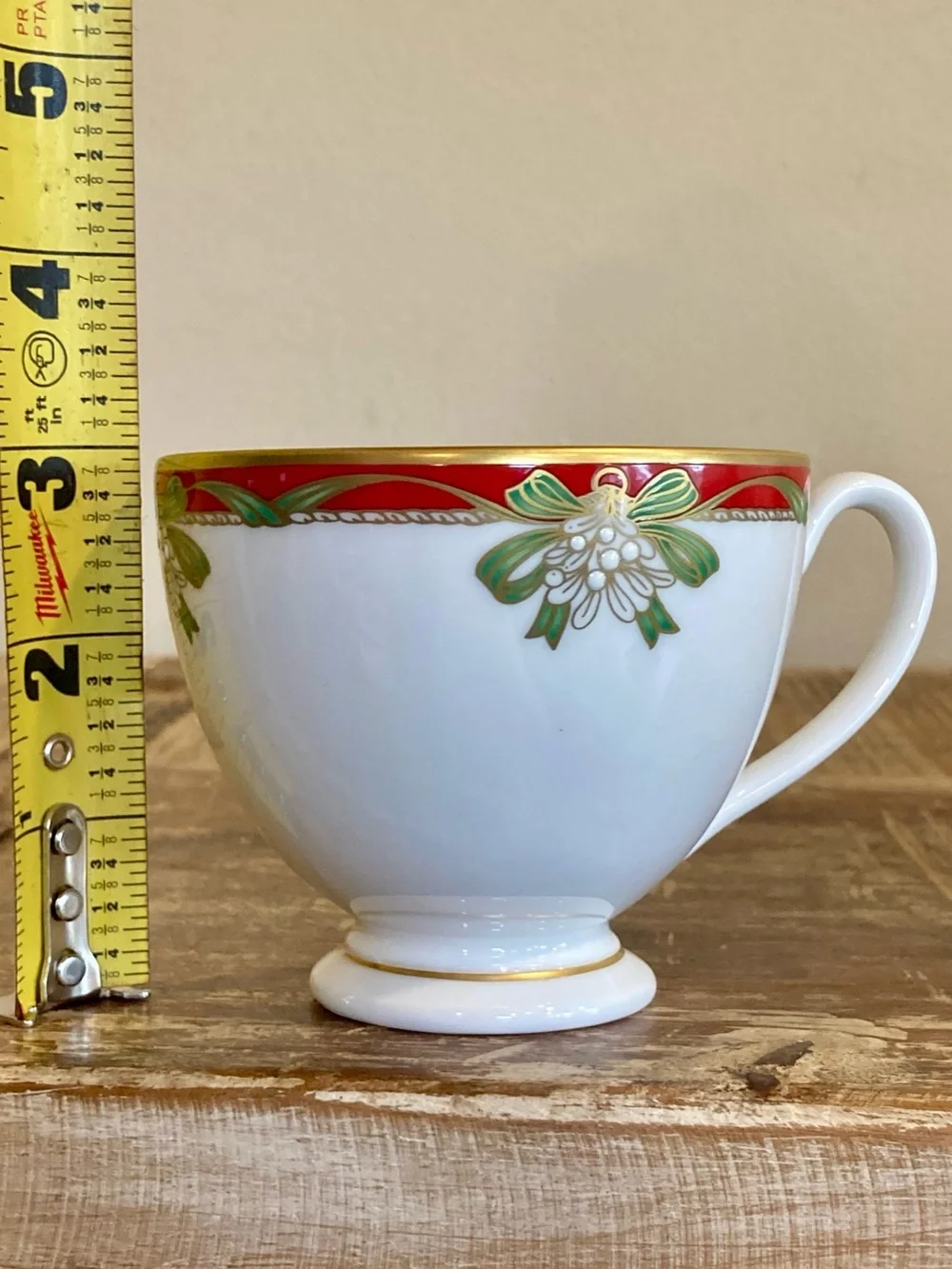 Waterford Holiday Ribbons Teacup Fine China With Red Gold & Green Trim
